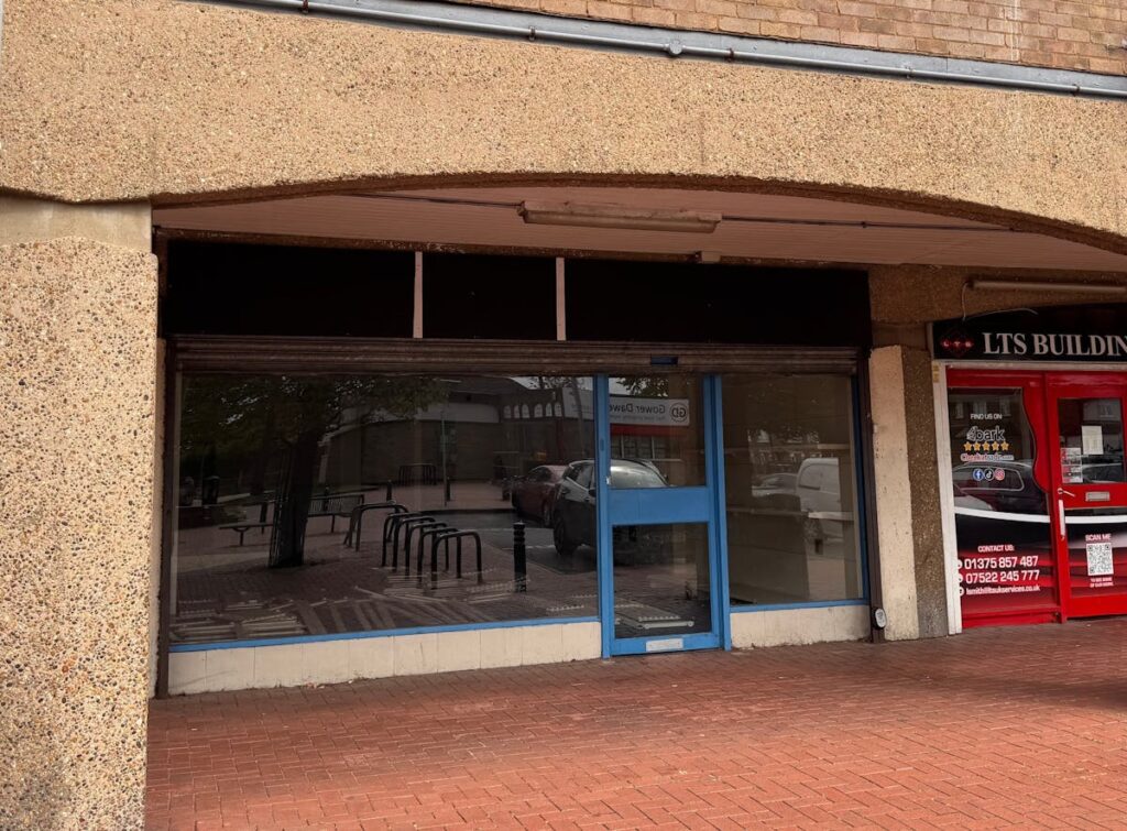 6 Defoe Parade, Grays